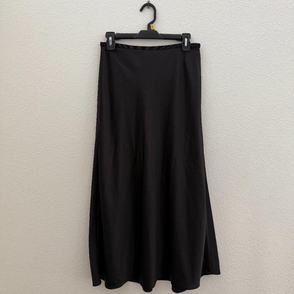 UNIQLO Size M Black Satin Long Skirt